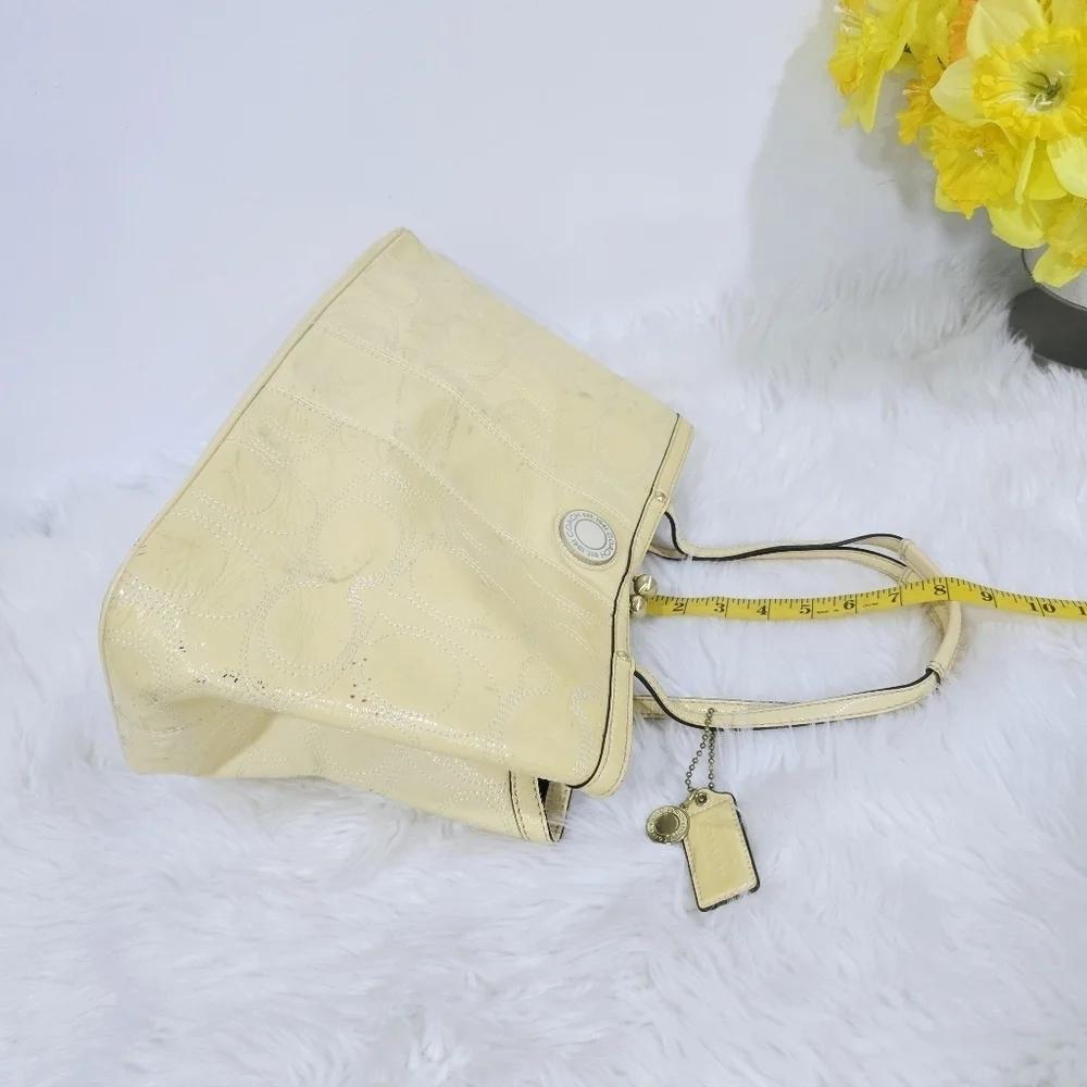 Coach yelow signature shoulder #19215